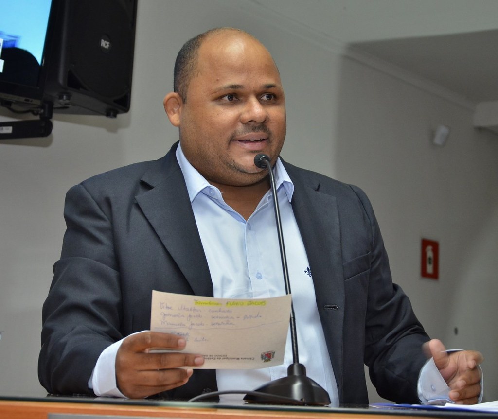Raphael Silvério na tribuna da Câmara de Barretos